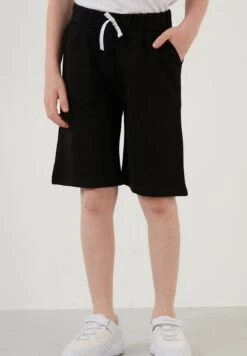 LELA Regular Fit Shorts And T-Shirt - Shorts - White 10 LELA Regular Fit Shorts And T-Shirt - Shorts - White -Lela 8eb2ab08f9b640bdbb6c60aadbccaceb