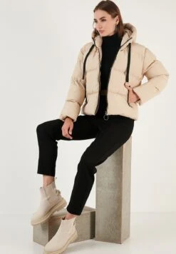 LELA Regular Fit - Winterjas - Stone 13 LELA Regular Fit - Winterjas - Stone -Lela 8f99c29ef23447c9a7e8a7ada2ca6f2d