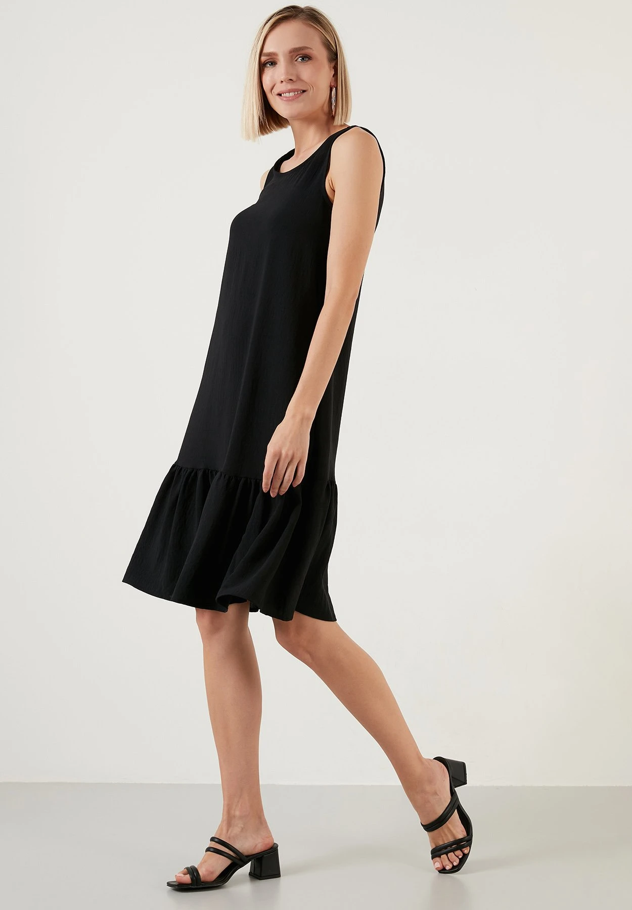 LELA Regular Fit- Jurk - Black 4 LELA Regular Fit- Jurk - Black - Afbeelding 2