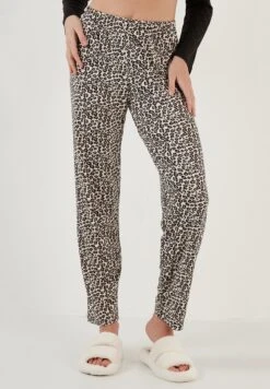 LELA Soft Touch - Pyjama - Leopard Black -Lela 933d7e9140284b0e996a71ffcc21925d