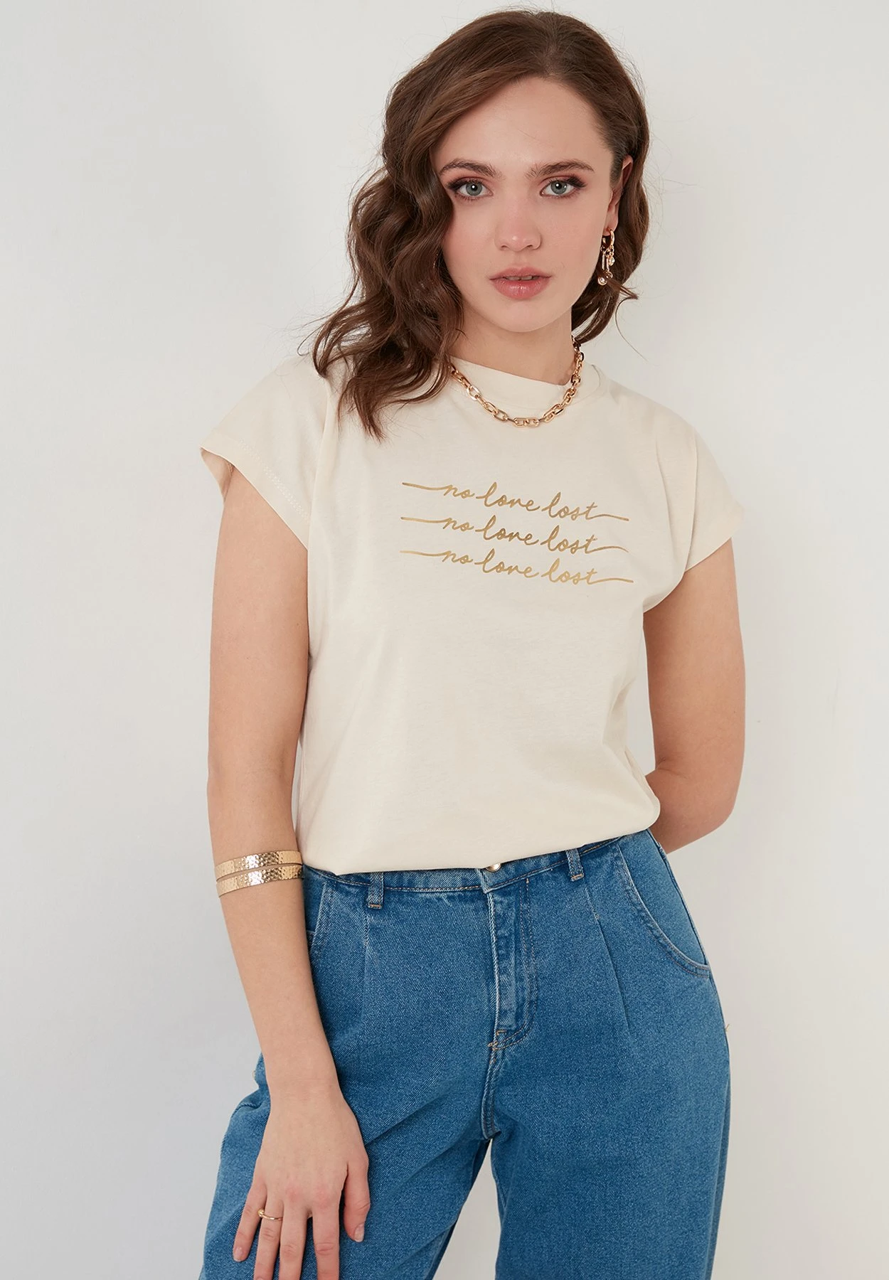 LELA Regular Fit - T-Shirt Print - Stone Colored 3 LELA Regular Fit - T-Shirt Print - Stone Colored