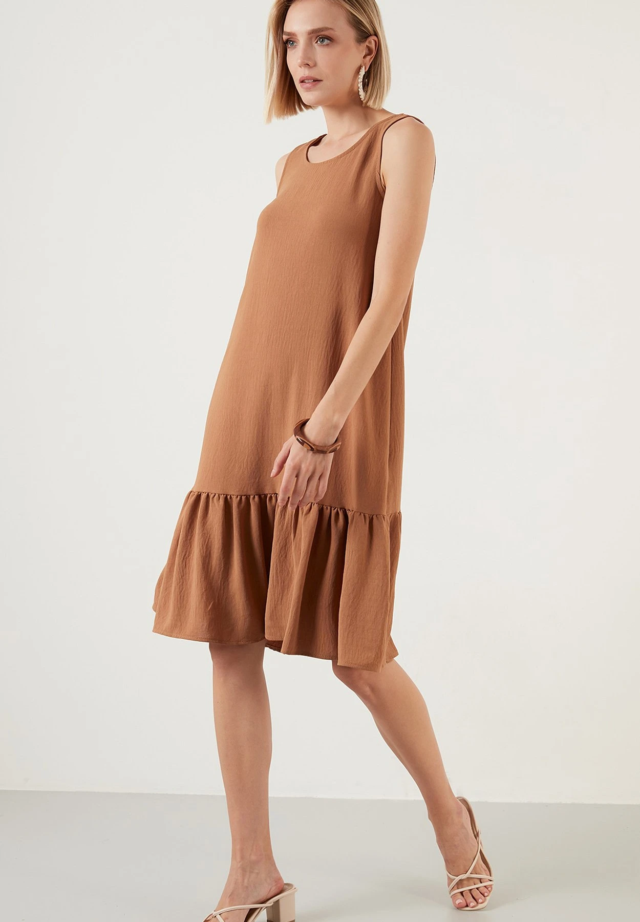 LELA Regular Fit- Jurk - Snuff Colored 5 LELA Regular Fit- Jurk - Snuff Colored - Afbeelding 3