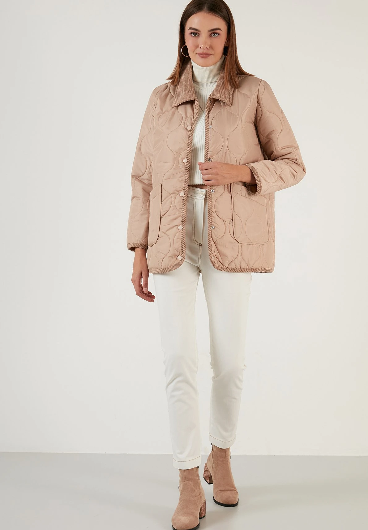 LELA Regular Fit - Winterjas - Beige 4 LELA Regular Fit - Winterjas - Beige - Afbeelding 2