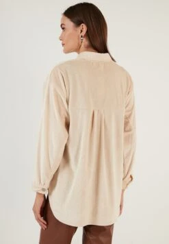 LELA Loose Fit - Overhemdblouse - Beige 10 LELA Loose Fit - Overhemdblouse - Beige -Lela a257a09532204bb582486fc336fddcdc