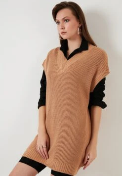 LELA V Neck- Trui - Camel 8 LELA V Neck- Trui - Camel -Lela a2f5e13d11d14c0ebcf3976f7f8ff948