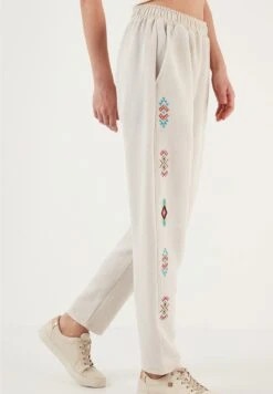 LELA Regular Fit - Trainingsbroek - Beige 9 LELA Regular Fit - Trainingsbroek - Beige -Lela a7eba1caf9ca457e9356c4ae023c9aff