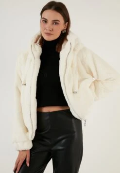 LELA Jas - White -Lela a8ccddd2b8b747d28a048c593cb934aa