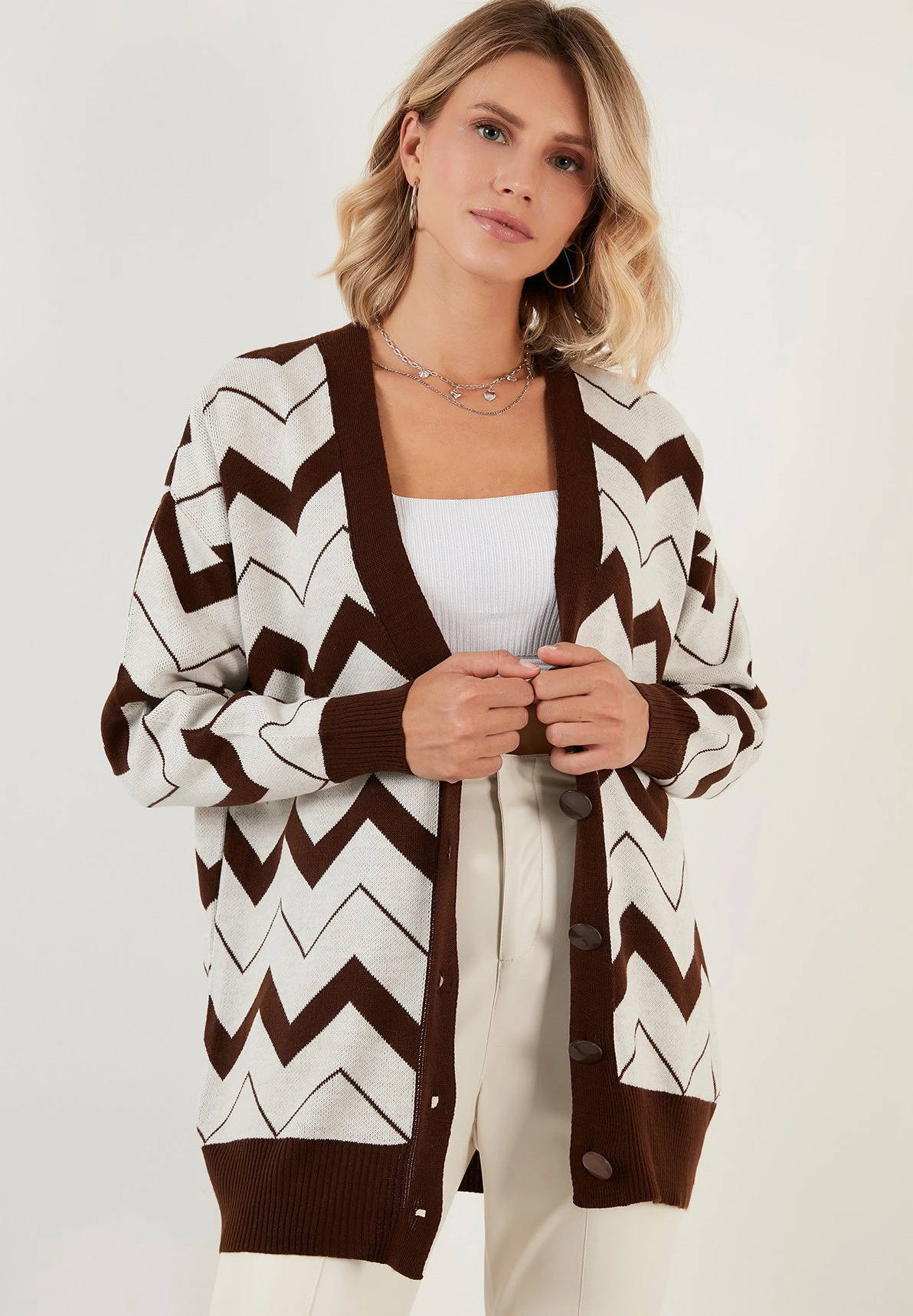 LELA Regular Fit - Vest - Brown 3 LELA Regular Fit - Vest - Brown