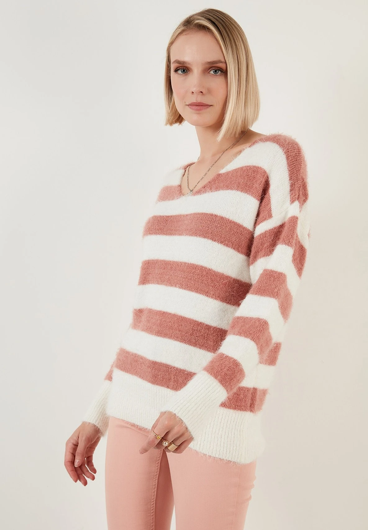 LELA Regular Fit - Trui - Rose 8 LELA Regular Fit - Trui - Rose - Afbeelding 6