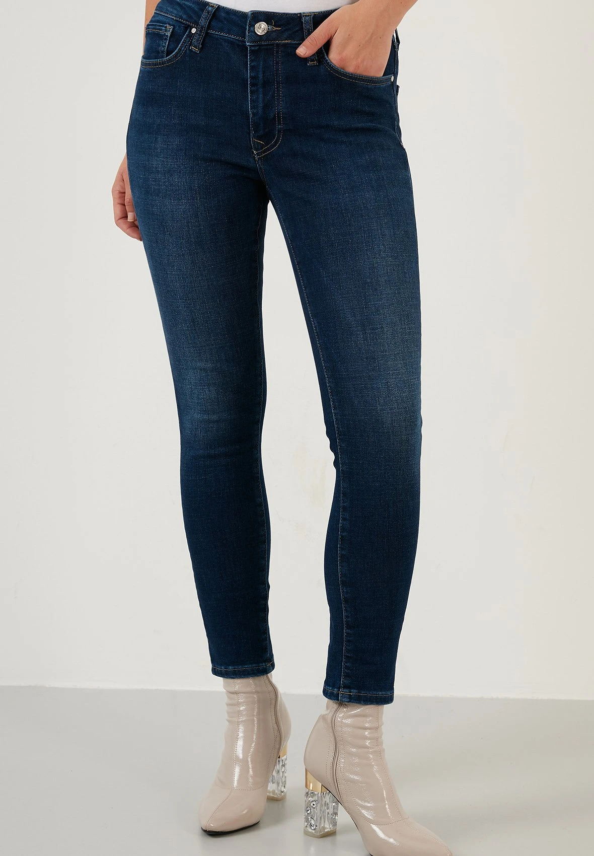LELA Jeans Skinny Fit - Light Blue 3 LELA Jeans Skinny Fit - Light Blue