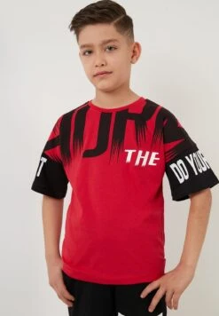 LELA Regular Fit T-Shirt And Shorts - Shorts - Red 11 LELA Regular Fit T-Shirt And Shorts - Shorts - Red -Lela b4c0a960342a4e7db9ee1c1d7233e6ff