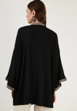 LELA Vest - Black 9 LELA Vest - Black -Lela bb105c3df04d4015b220bd87be1ffc50