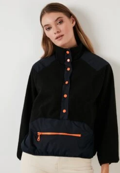 LELA Sweater - Black