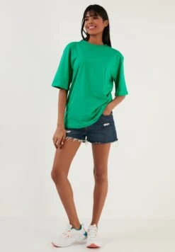 LELA Loose Fit - T-Shirt Basic - Benetton Color 11 LELA Loose Fit - T-Shirt Basic - Benetton Color -Lela bfa25094929a40c09950abb012d4c7f3