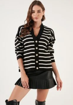 LELA Vest - Black/Cream 10 LELA Vest - Black/Cream -Lela c1dd26d4fd054464956a7bd31eb49262