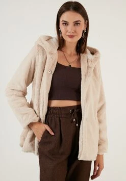 LELA Winterjas - Beige 14 LELA Winterjas - Beige -Lela d4310e4c13e749d3a21ccf105c25b0c1