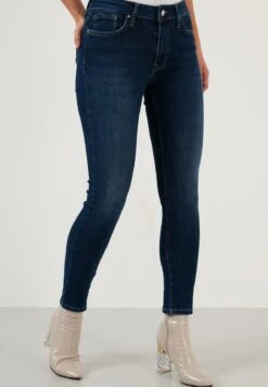 LELA Jeans Skinny Fit - Light Blue 12 LELA Jeans Skinny Fit - Light Blue -Lela d51b6c5b344545d68fe29af40af9d765