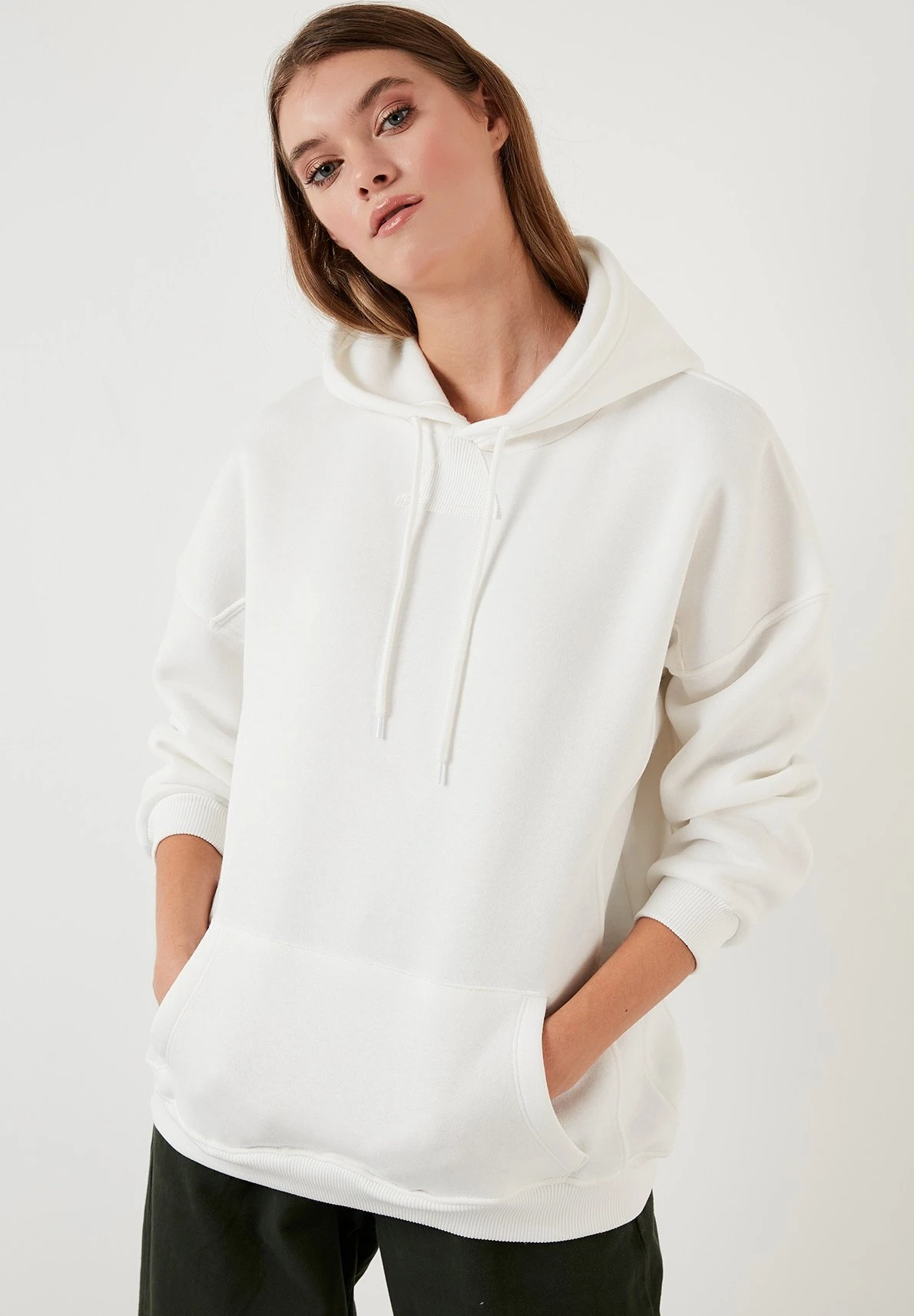 LELA Regular Fit - Hoodie - Ecru 6 LELA Regular Fit - Hoodie - Ecru - Afbeelding 4