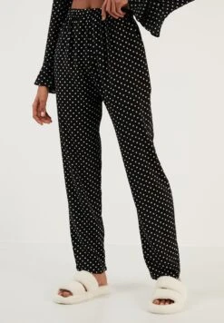 LELA Regular Fit - Pyjama - Black -Lela e4f8b4649c544b9aa2080a244300f031