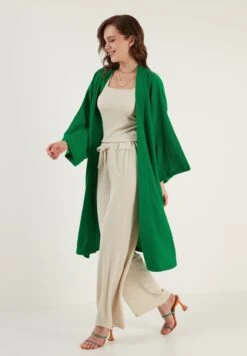 LELA Mantel - Benetton Color -Lela e5126969543e44d78b3f2787a0e6a8a1