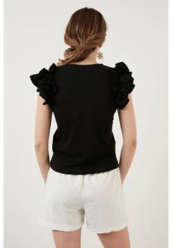 LELA T-Shirt Print - Black 10 LELA T-Shirt Print - Black -Lela e87b8da8ebe94d29aa9d4c3d6a31651b