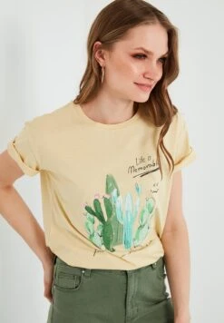 LELA Regular Fit - T-Shirt Print - Yellow -Lela ed20262cb7154b3ca9b7347a9bf73dfa