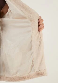 LELA Winterjas - Beige 11 LELA Winterjas - Beige -Lela ef8a9b33783d4c3fb0507984da37295d