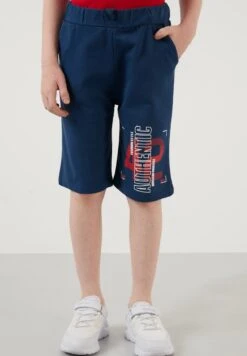 LELA Regular Fit Shorts And T-Shirt - Trainingspak - Red/Dark Blue -Lela f9c705e6d9364185970239be1219dc95