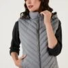 LELA Regular Fit - Bodywarmer - Grey 1 LELA Regular Fit - Bodywarmer - Grey -Lela f9f0c860866a495796c5649b45c02a65