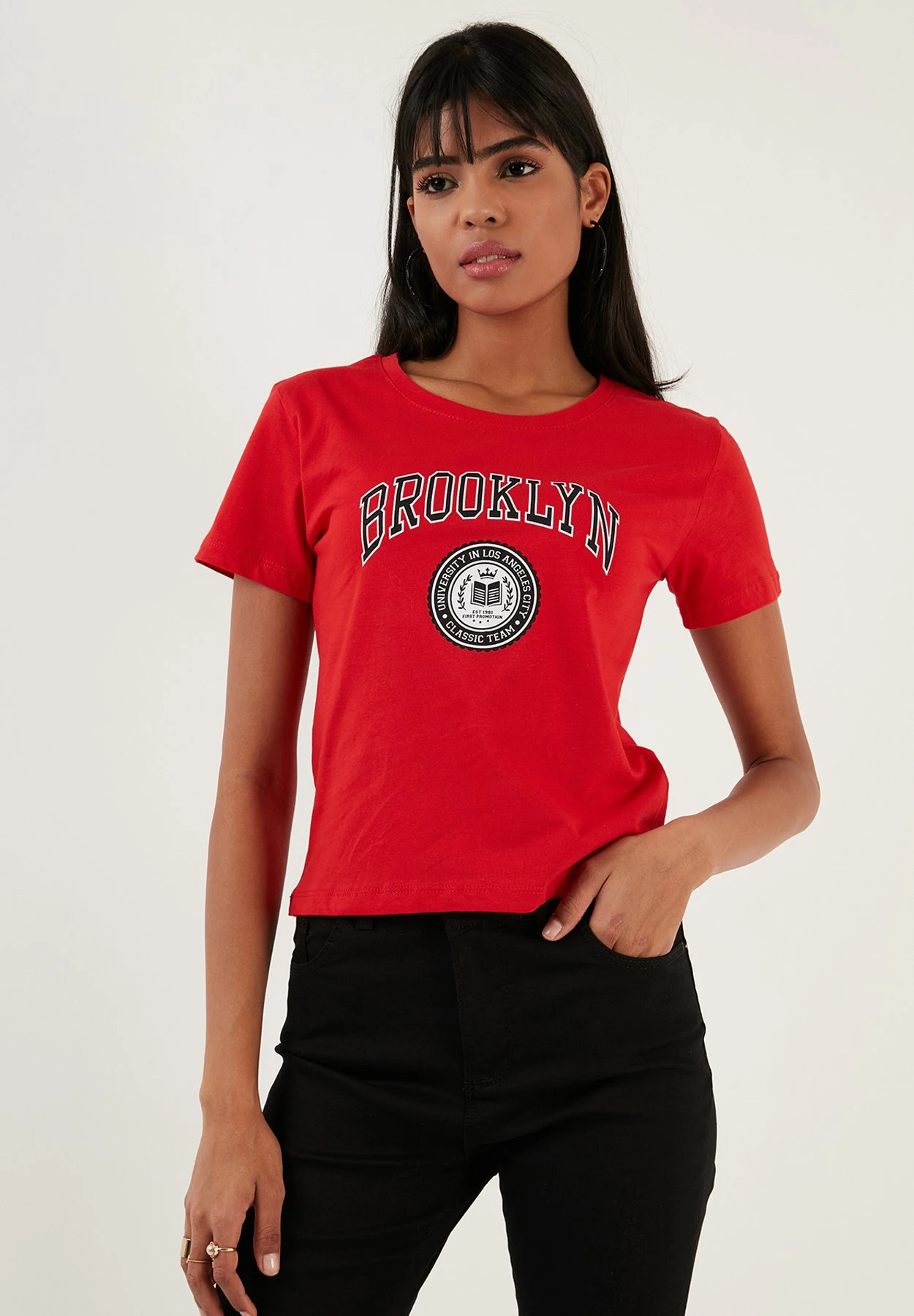 LELA T-Shirt Print - Red 3 LELA T-Shirt Print - Red