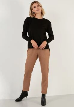 LELA Trui - Black -Lela fcae4fe6e4bc41caace645f2afb84d24