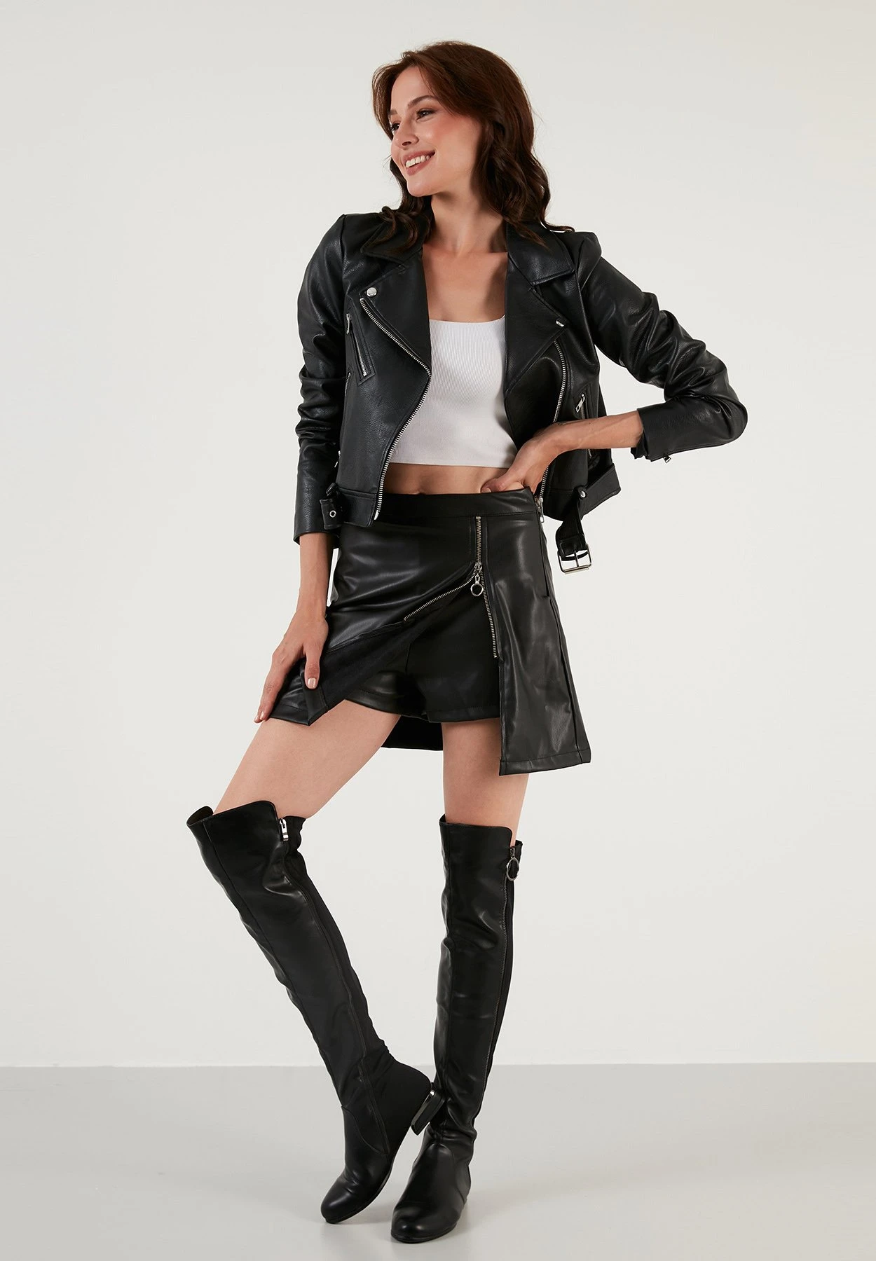 LELA Regular Fit - A-Lijn Rok - Black 6 LELA Regular Fit - A-Lijn Rok - Black - Afbeelding 4