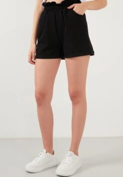 LELA Slim Fit - Shorts - Black -Lela ff776f0b33174f5ba499209b0a4316a0